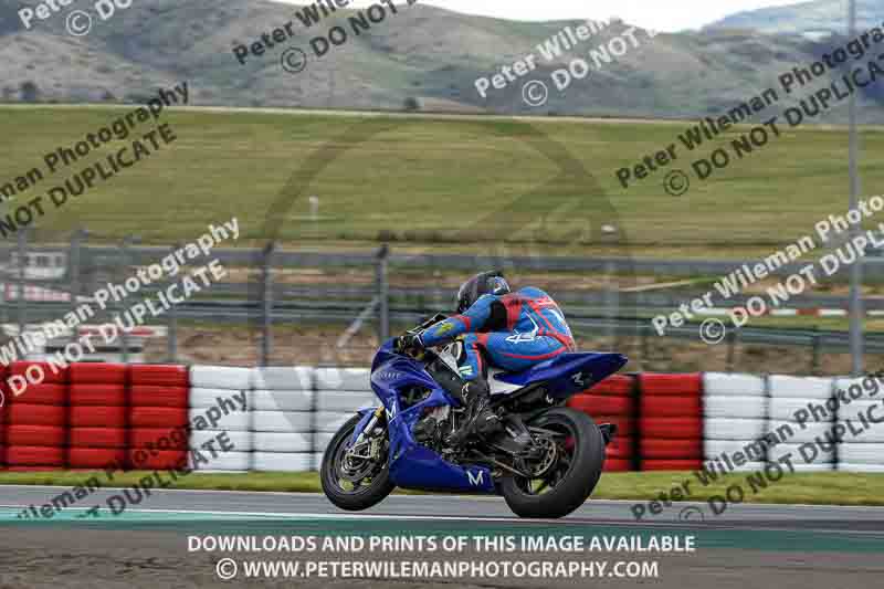 cadwell no limits trackday;cadwell park;cadwell park photographs;cadwell trackday photographs;enduro digital images;event digital images;eventdigitalimages;navarra;no limits trackdays;peter wileman photography;racing digital images;trackday digital images;trackday photos